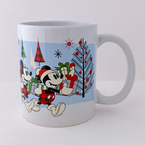 2020 Disney Mickey & Friends Christmas Mug By Frankford Candy - Picture 9 of 13